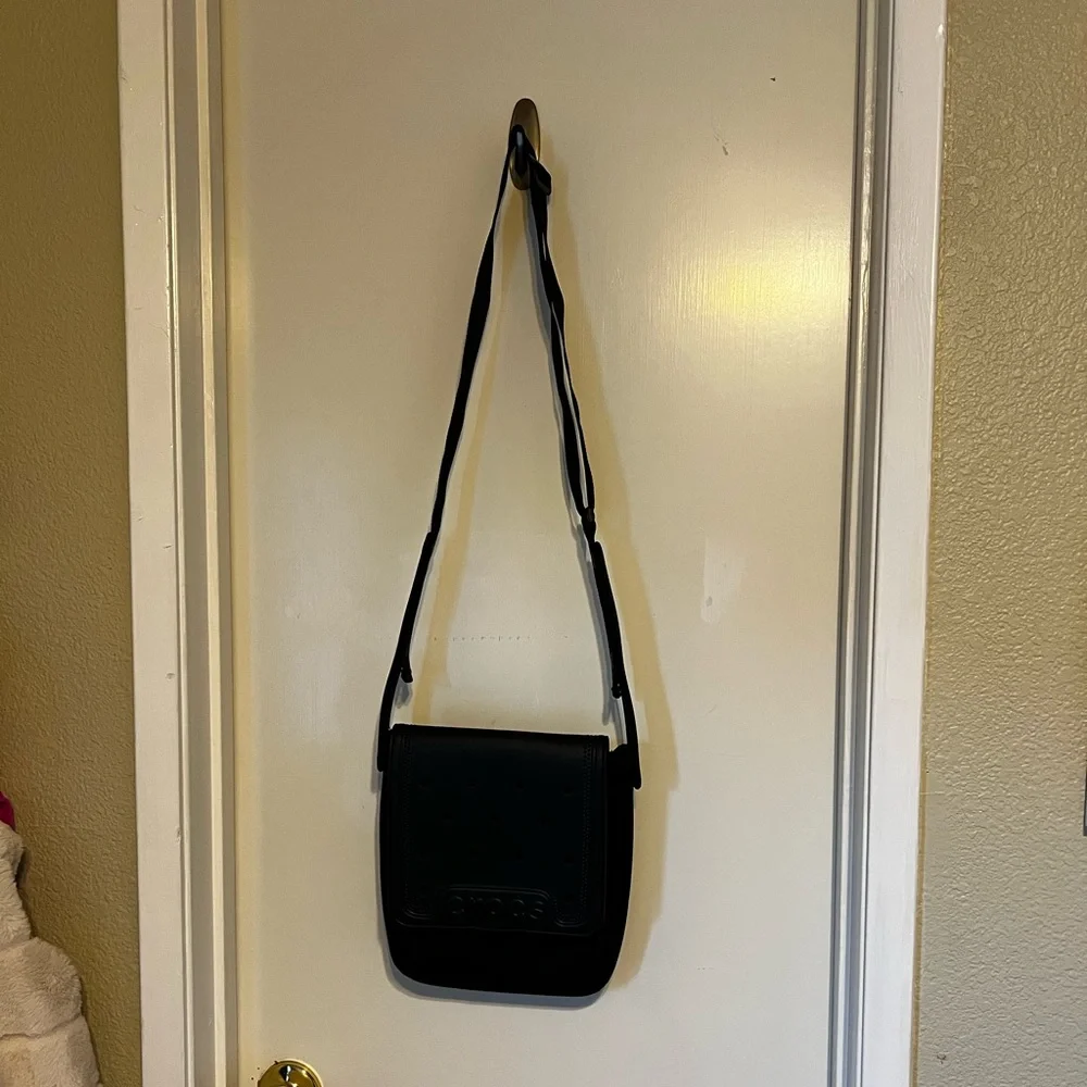 Crocs Classic Crossbody - Picture 5 of 6